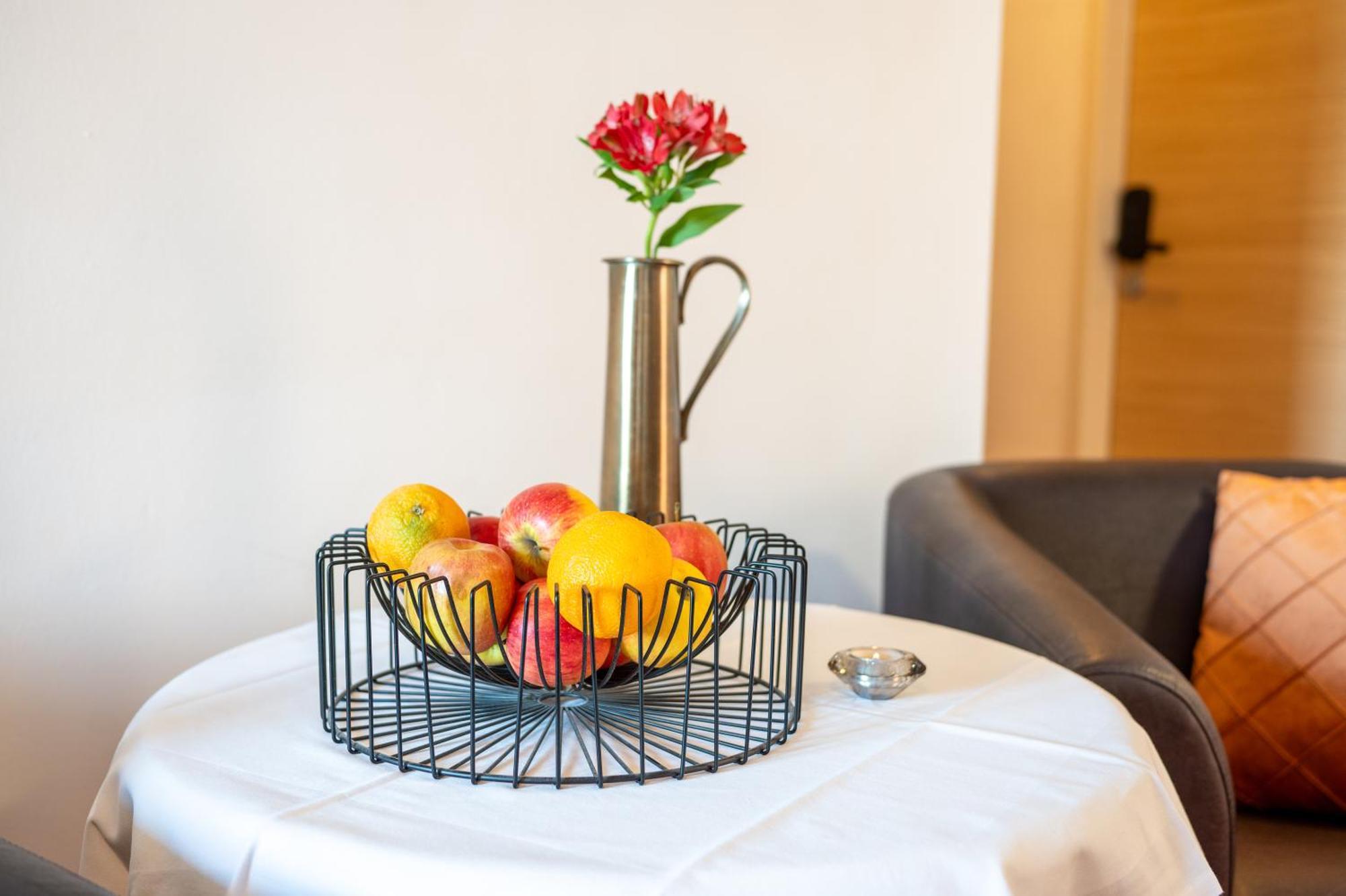 Hotel Marc Aurel Петронелль Экстерьер фото
